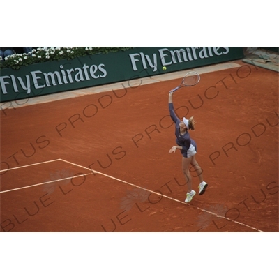 Maria Sharapova Serving on Philippe Chatrier Court at the French Open/Roland Garros in Paris