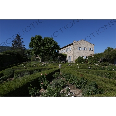 Country House near Château de Lacoste