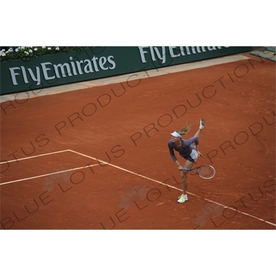 Maria Sharapova Serving on Philippe Chatrier Court at the French Open/Roland Garros in Paris