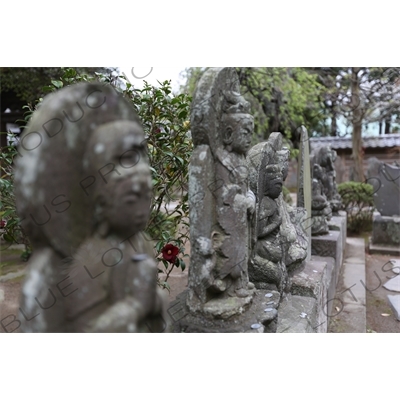 Stone Statues in Engaku-ji in Kamakura