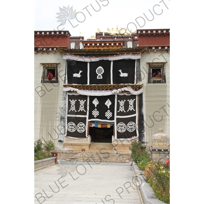 Temple Building in the Ganden Sumtsenling Monastery (Songzanlin Si) near Shangri-La/Zhongdian (Xiang Ge Li La) City