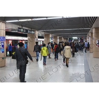 Line 5 at Chongwenmen Station in Beijing