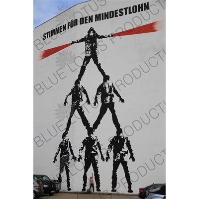 Vote for Minimum Wage (Stimmen für den Mindestlohn) Mural in Berlin