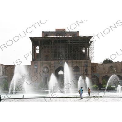 Ali Qapu Palace in Naqsh-e Jahan Square in Esfahan/Isfahan