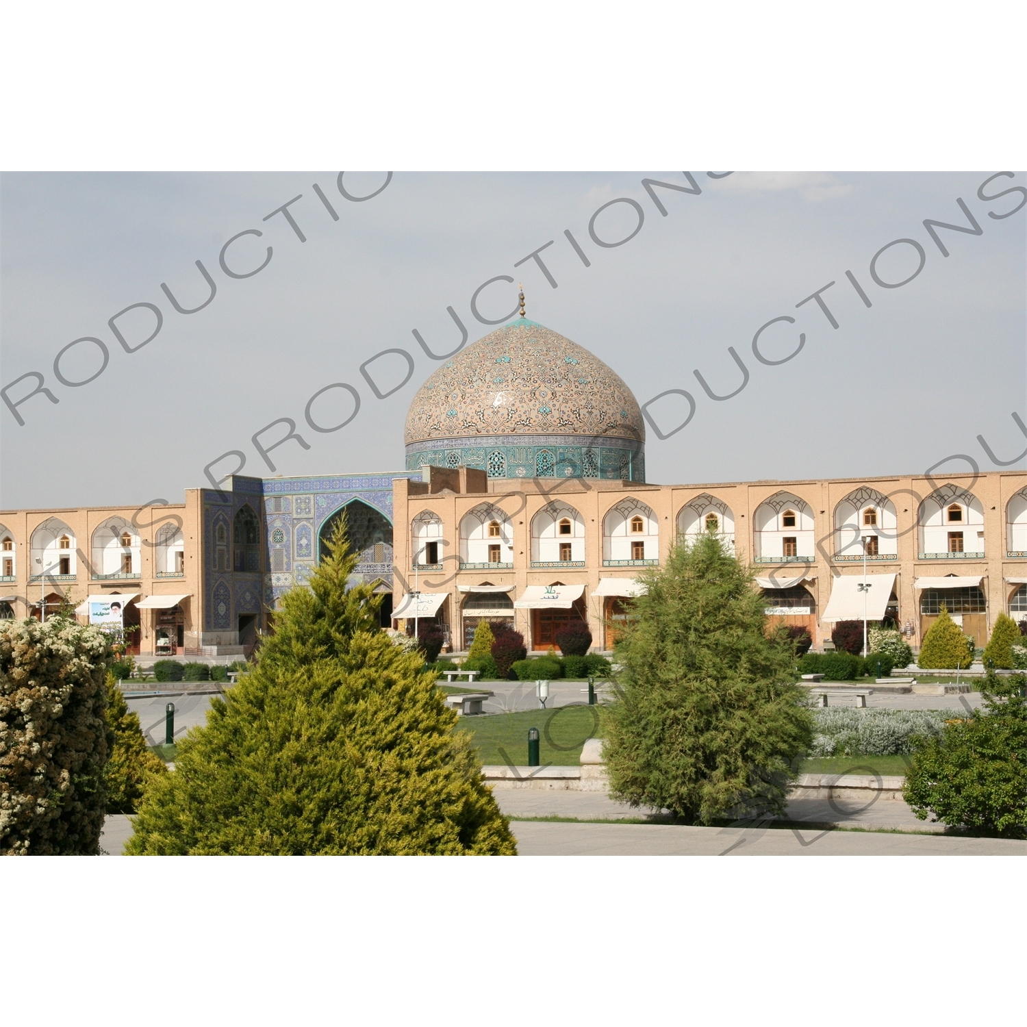 Naqsh-e Jahan Square and Sheikh Lotfollah Mosque in Esfahan/Isfahan