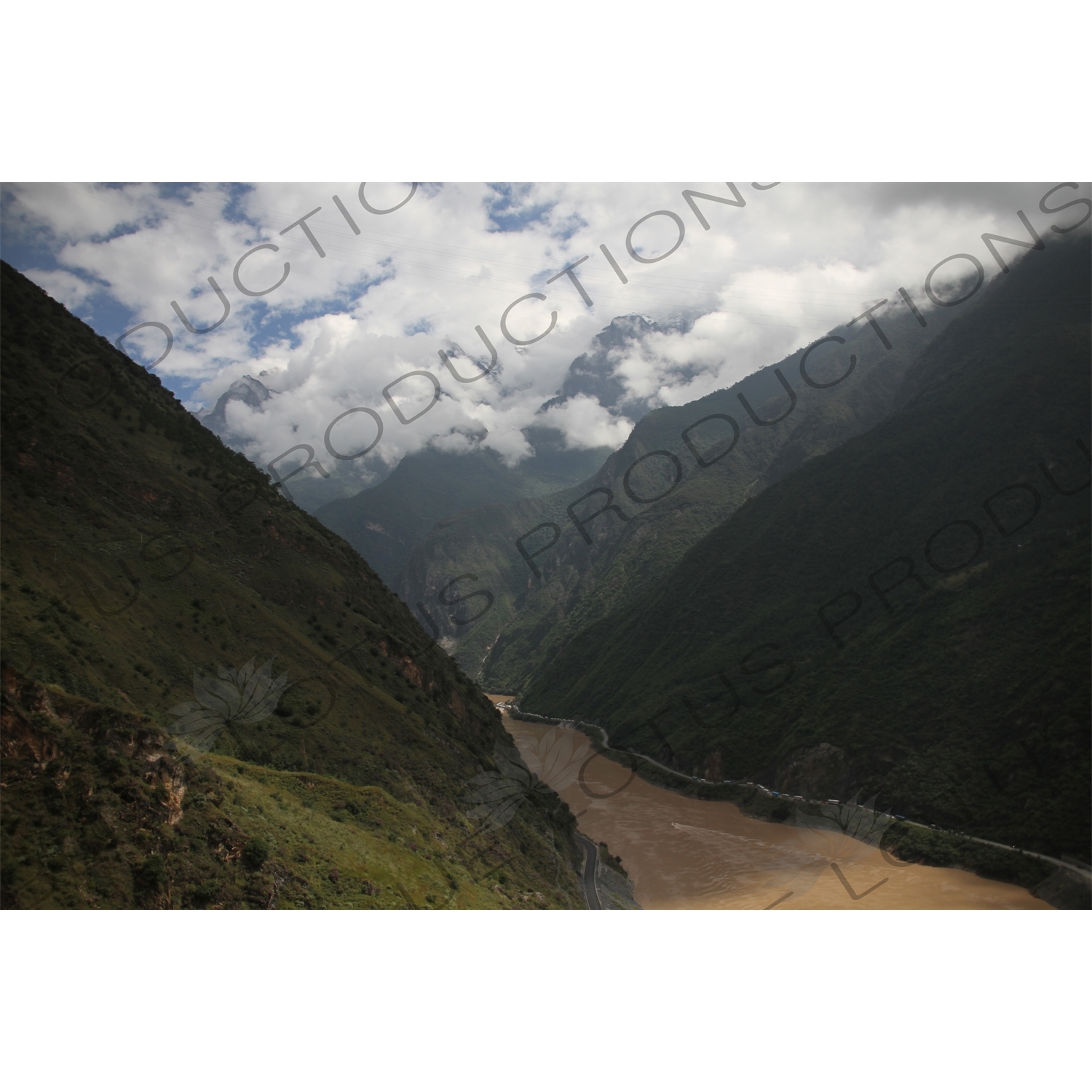 Jinsha River in the Tiger Leaping Gorge (Hu Tiao Xia) Scenic Area