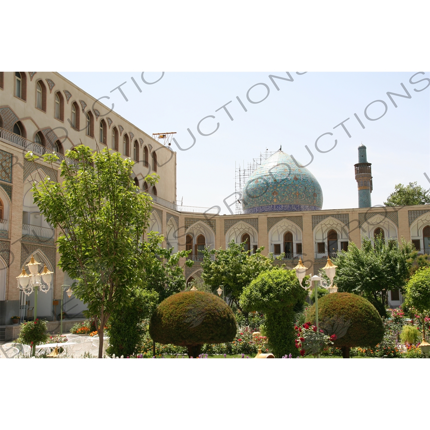 Hotel Abbasi and Chahar Bagh School/Madrasah-i Madar-i Shahh in Esfahan/Isfahan