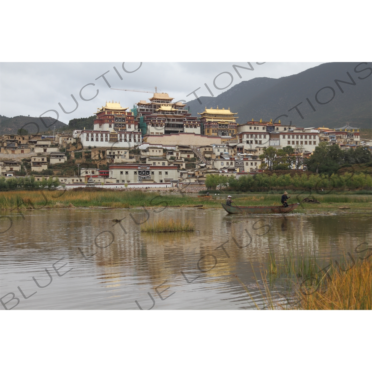 Ganden Sumtsenling Monastery (Songzanlin Si) near Shangri-La/Zhongdian (Xiang Ge Li La) City