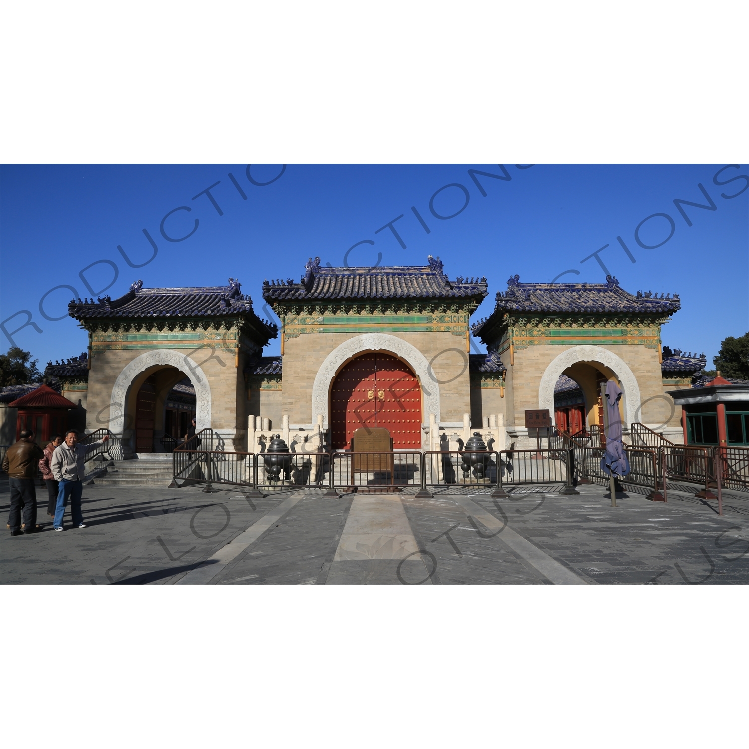 Entrance to the Imperial Vault of Heaven (Huang Qiong Yu) and Echo Wall (Hui Yin Bi) in the Temple of Heaven (Tiantan) in Beijing