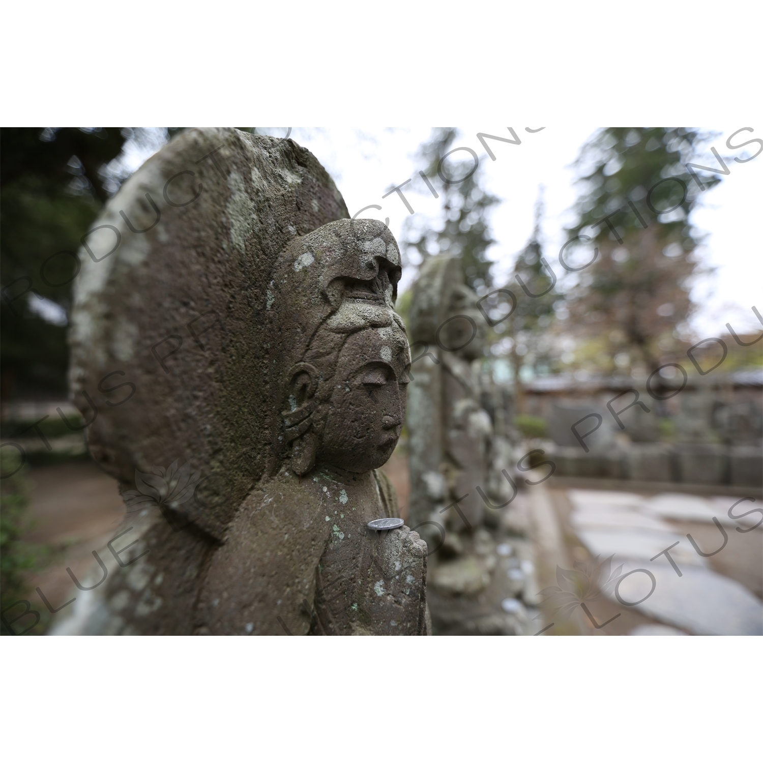 Stone Statues in Engaku-ji in Kamakura