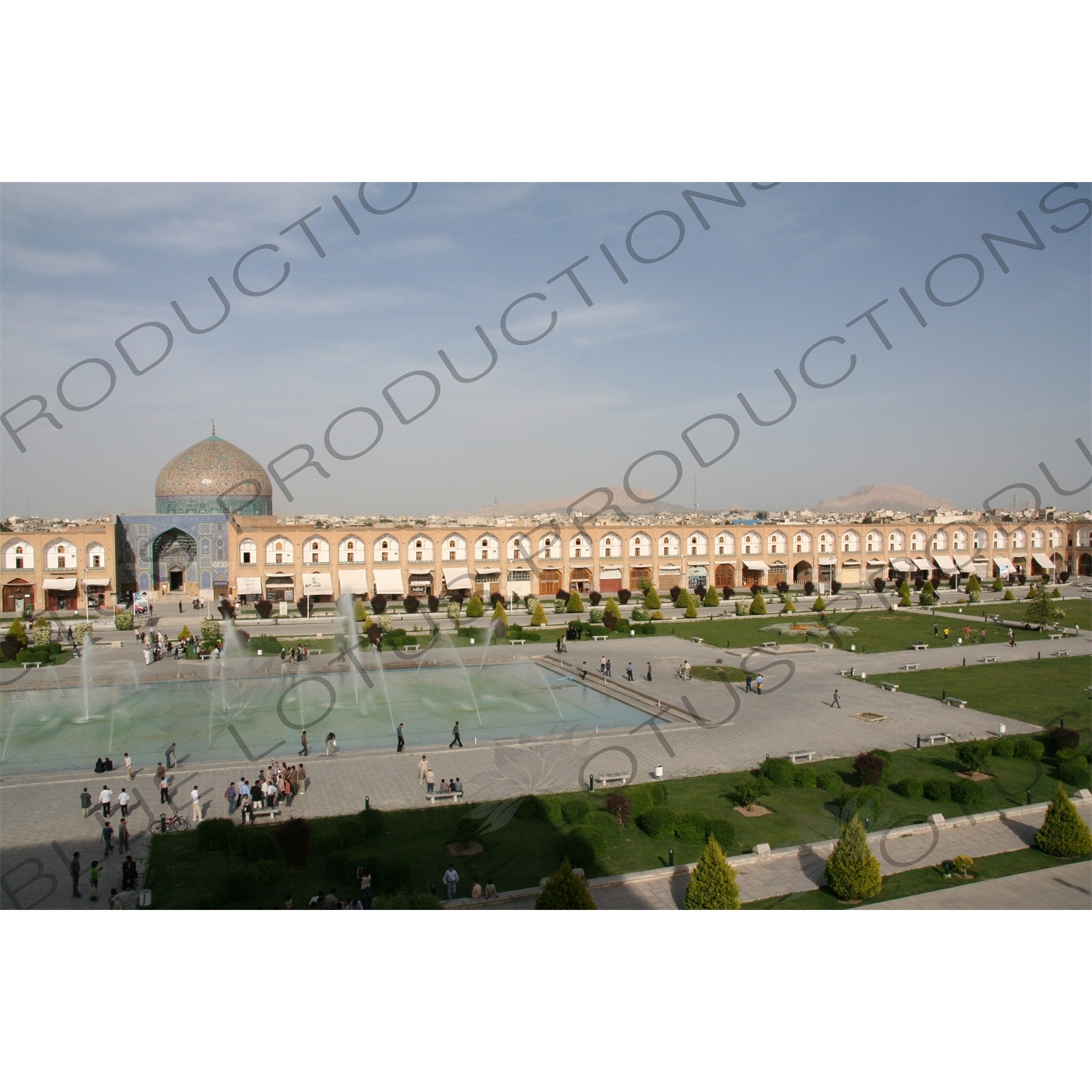 Naqsh-e Jahan Square and Sheikh Lotfollah Mosque in Esfahan/Isfahan