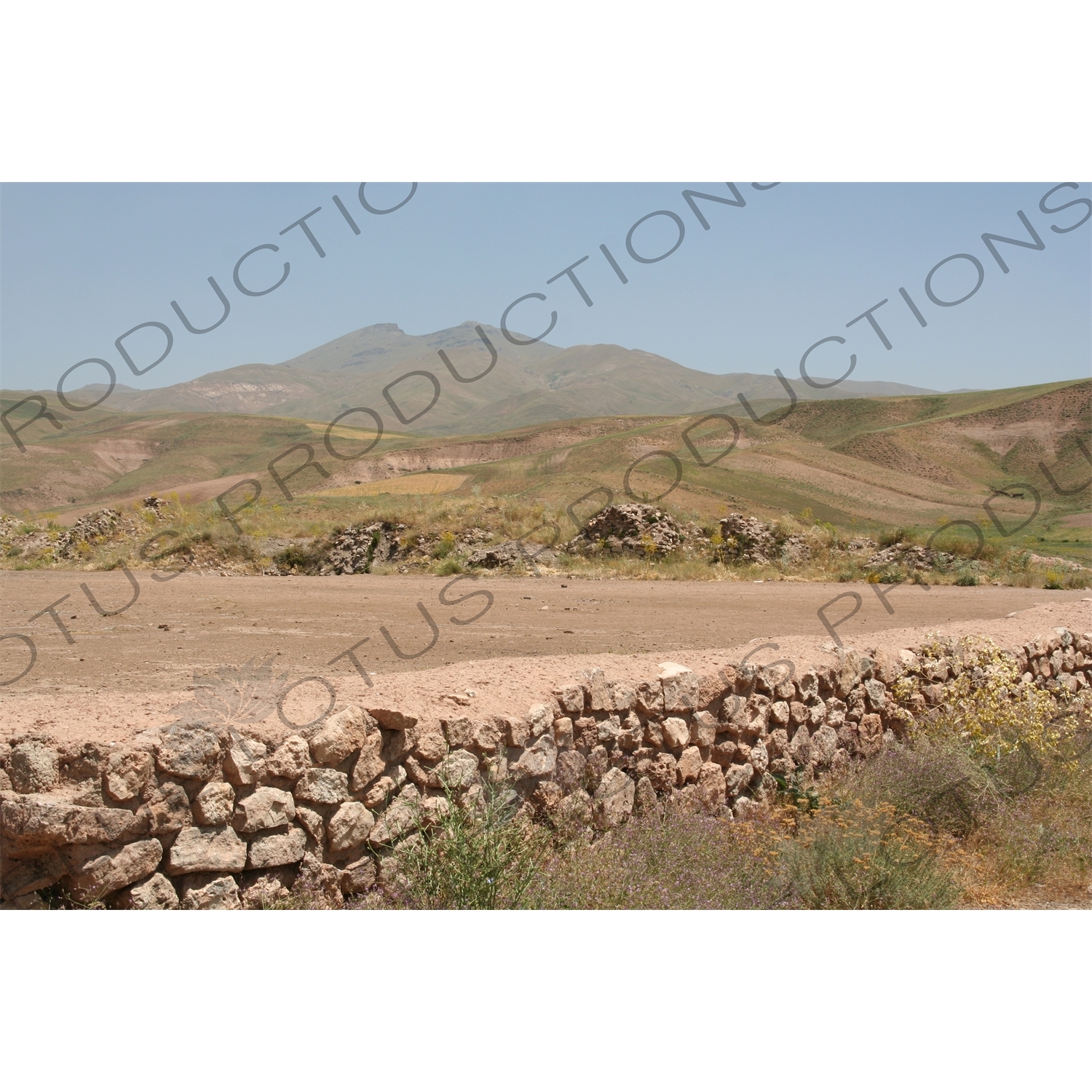 Plains around Takht-e Soleyman