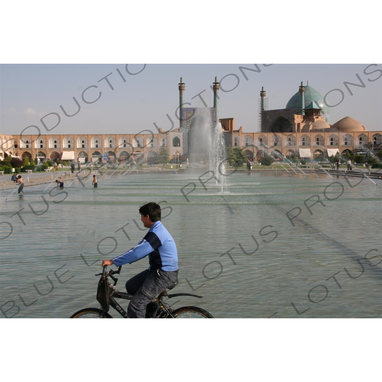 Naqsh-e Jahan Square and Shah Mosque in Esfahan/Isfahan