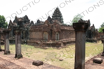 Central Tower in Banteay Samre in Angkor