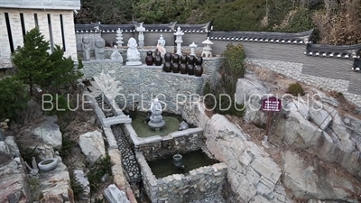 'Lucky Coin Divination' Area of Haedong Yonggung Temple (Haedong Yonggungsa) in Busan