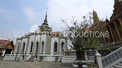 Phra Mondop, Prasat Phra Thep Bidon and Phra Sawet Kudakhan Wihan Yot at the Emerald Temple/Chapel (Wat Phra Kaew) at the Grand Palace (Phra Borom Maha Ratcha Wang) in Bangkok