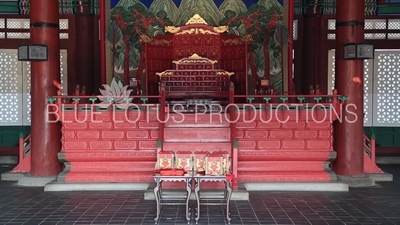 Throne inside Geunjeong Hall (Geunjeongjeon) at Gyeongbok Palace (Gyeongbokgung) in Seoul