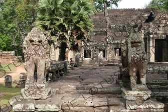 Lion Guardian Statues outside Bantea Kdei in Angkor