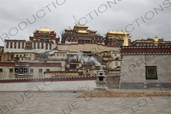 Ganden Sumtsenling Monastery (Songzanlin Si) near Shangri-La/Zhongdian (Xiang Ge Li La) City