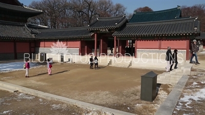 Seonjeong Gate (Seonjeongmun) at Changdeok Palace (Changdeokgung) in Seoul