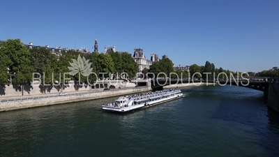 Arcole Bridge (Pont d'Arcole) in Paris