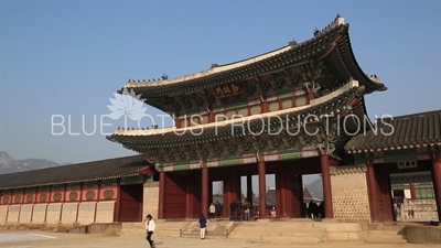 Geunjeong Gate (Geunjeongmun) at Gyeongbok Palace (Gyeongbokgung) in Seoul