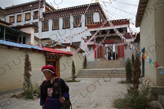 Ganden Sumtsenling Monastery (Songzanlin Si) near Shangri-La/Zhongdian (Xiang Ge Li La) City