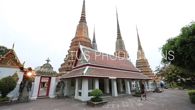Phra Maha Chedi Si Rajakarn and Viharn Phranorn at Wat Pho (Wat Phra Chetuphon Vimolmangklararm Rajwaramahaviharn) in Bangkok