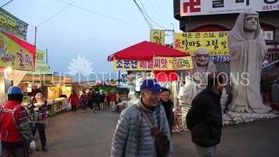 Food Stalls at the Entrance to Haedong Yonggung Temple (Haedong Yonggungsa) in Busan