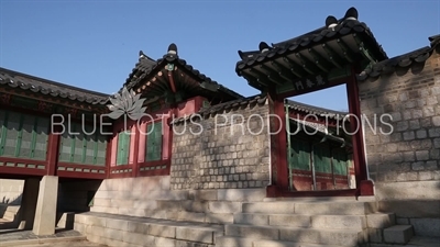 Yeochun Gate (Yeochunmun) at Changdeok Palace (Changdeokgung) in Seoul