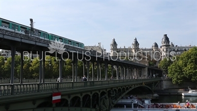 Pont de Bir-Hakeim in Paris