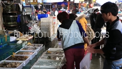 Huangsha Aquatic Products Wholesale Market (Huangsha Shuichan Jiaoyi) in Guangzhou