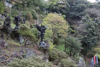 Tengu and Karasu-tengu Statues near Kencho-ji in Kamakura