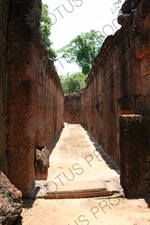 Corridor in Banteay Samre in Angkor