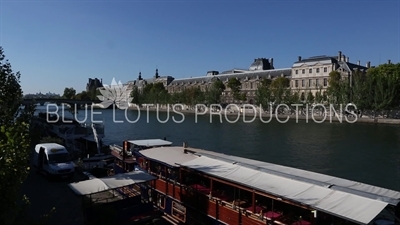 Louvre Museum (Musée du Louvre) and the Pont du Carrousel in Paris