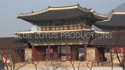 Geunjeong Gate (Geunjeongmun) at Gyeongbok Palace (Gyeongbokgung) in Seoul