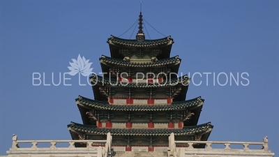 Korean National Folk Museum and Pagoda at Gyeongbok Palace (Gyeongbokgung) in Seoul