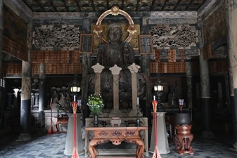 Statue of Buddha in Kencho-ji in Kamakura