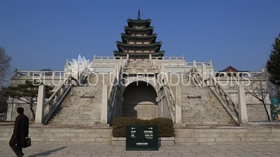 Korean National Folk Museum and Pagoda at Gyeongbok Palace (Gyeongbokgung) in Seoul