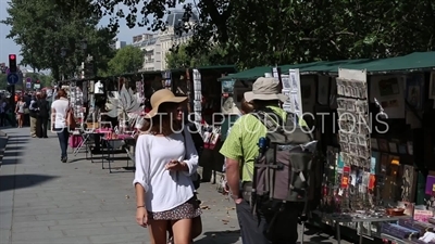 Seine Booksellers (Bouquinistes) in Paris